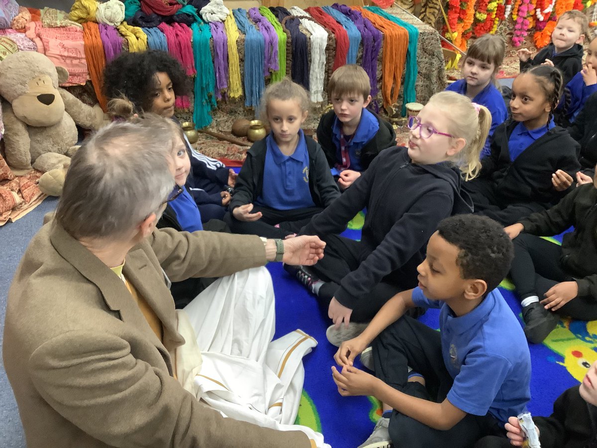 AbbeyPrimary's tweet photo. What a wonderful morning #Y1 had in our visiting workshop learning about Hinduism #multifaithweek https://t.co/ElKJYD7u3l