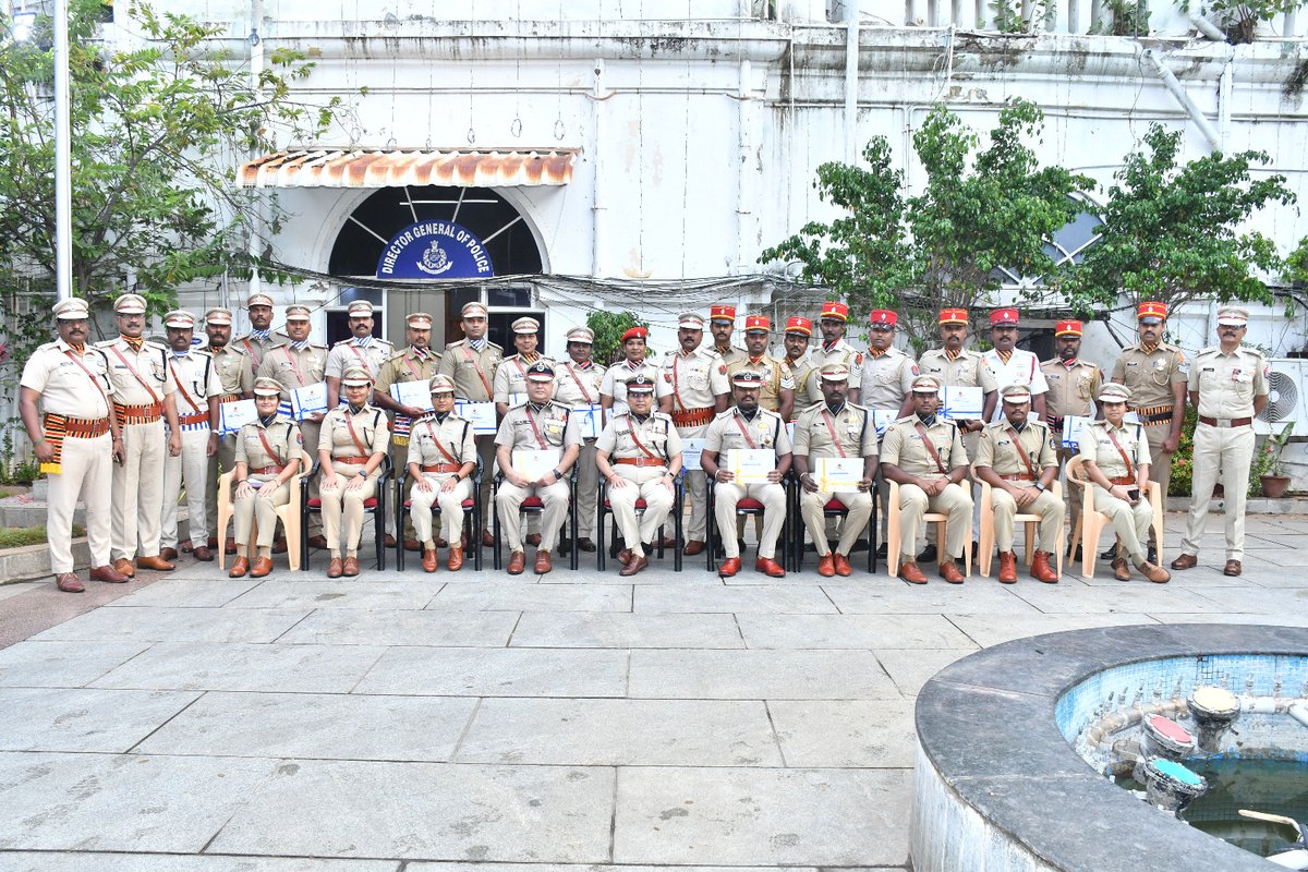 On the occasion of the 77th Republic Day, the Hon’ble DGP hoisted the Tricolour, reaffirming our commitment to the Constitution of India.

Continuing the celebrations, Commendation Discs were awarded to police officers and personnel in recognition of their exemplary service to