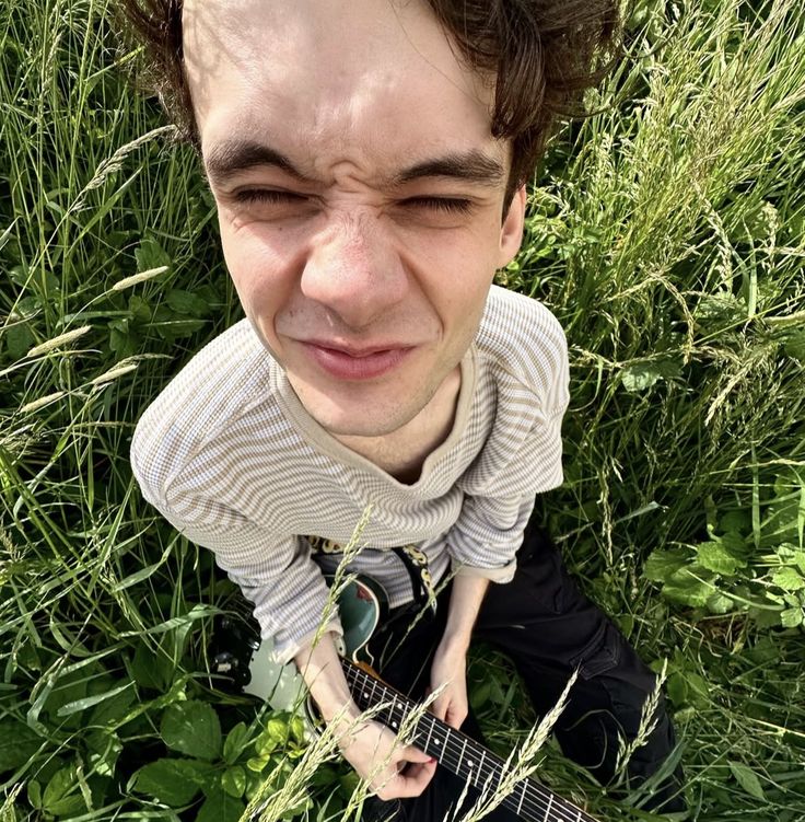 𝘭𝘰𝘭𝘢 🎸 tweet media