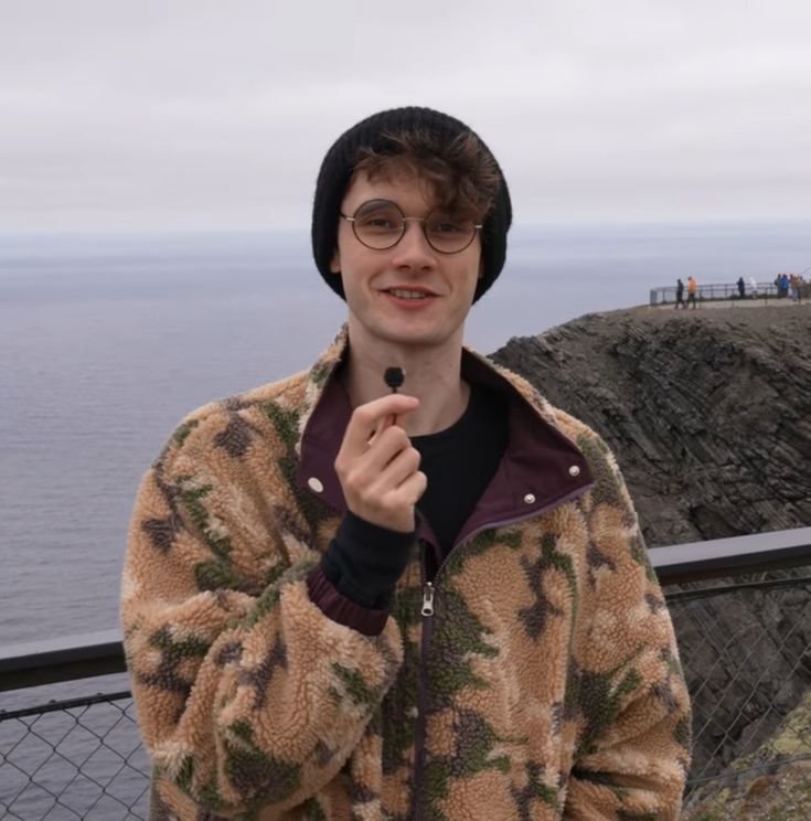 𝘭𝘰𝘭𝘢 🎸 tweet media