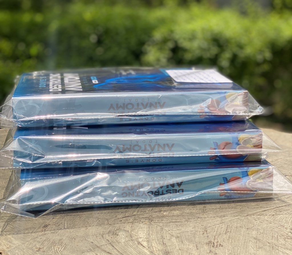 donye_goodness's tweet image. If you need to get my book - Donye’s Destroying Anatomy Vol. 1 (Anatomy of Upper &amp;amp; Lower Limbs), please indicate now🙏🏽. It’ll be delivered to you ASAP after payment.

It’s almost out of stock before the next set of productions. Details about the book below.