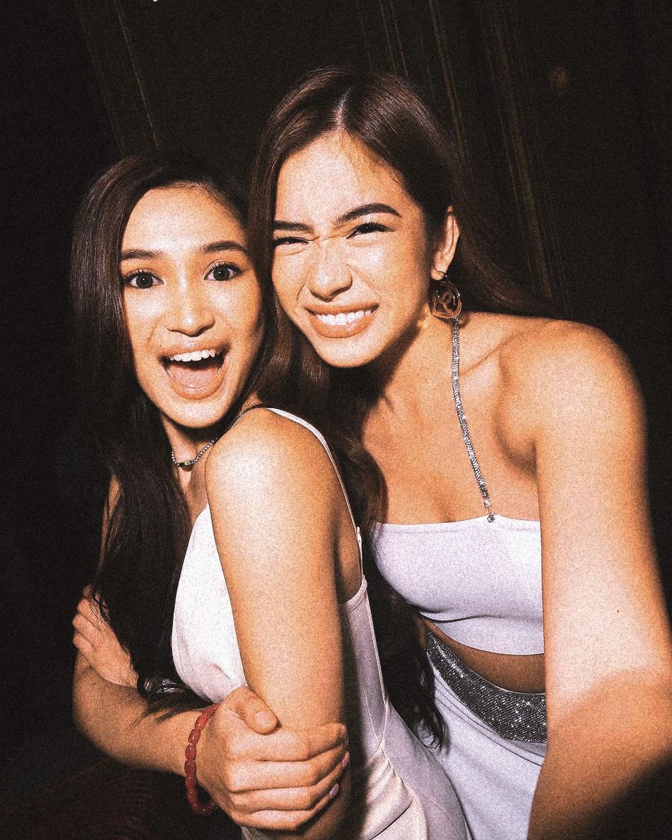 unwrittenjc's tweet photo. the BINI girls choosing not to greet each other on social media feels like a quiet way of protecting something private and intimate. personally, I really love that.

I love you, @bini_jhoanna and @bini_aiah 

happiest birthday to the most kind-hearted girls 🌷 https://t.co/h2prubzwED