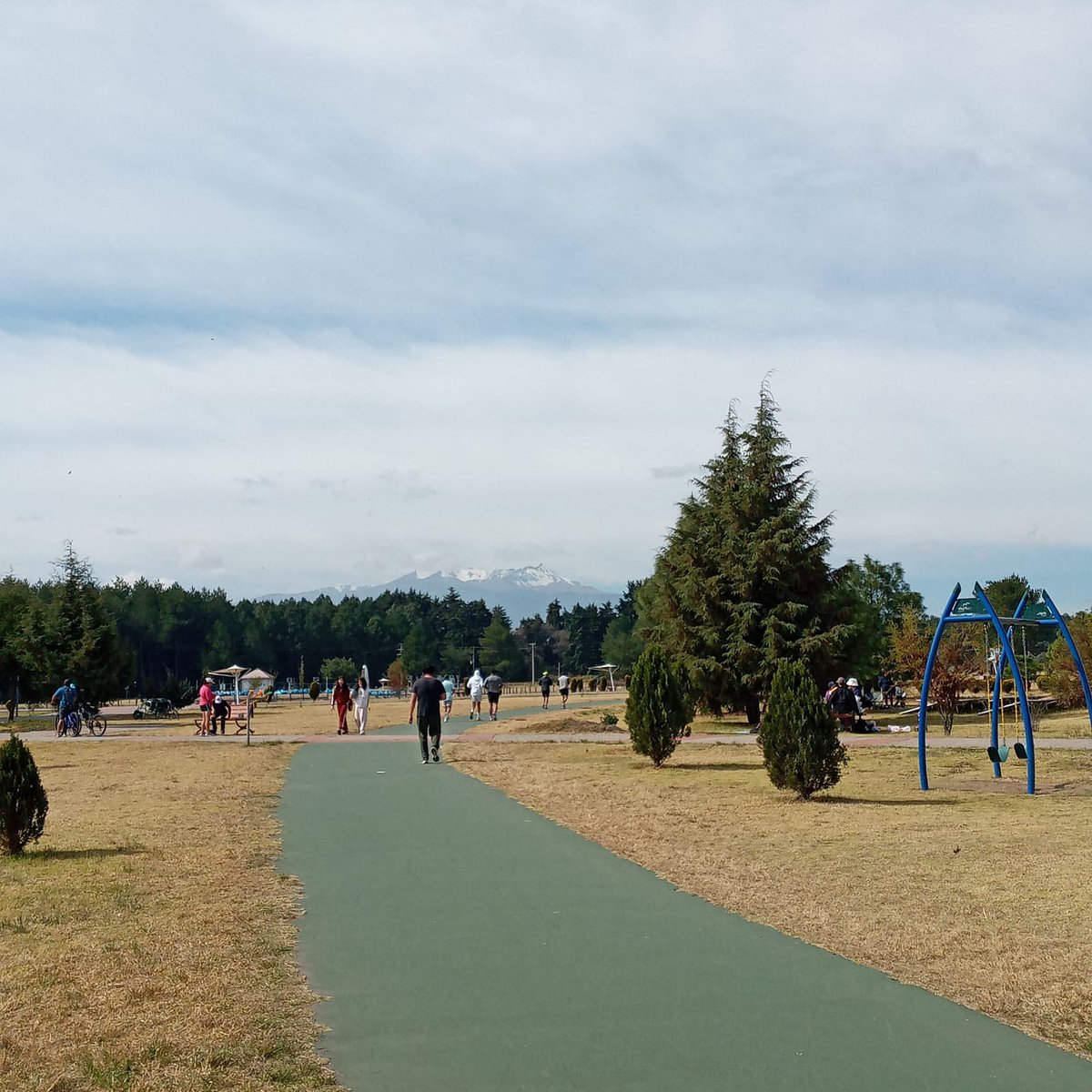 #PuebloMagicoMetepec, Una mañana de invierno desde Metepec donde el Xinantécatl nos sigue dando imponentes imágenes de su cumbre nevada.