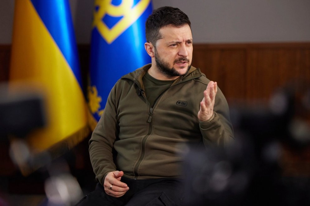 SofiaInTheUS's tweet photo. Zelensky announced that a security agreement with the US is ready, with the US pledging long-term support. Is this a step towards peace or greater entanglement? Will American taxpayers foot the bill again? #UkraineDeal #USForeignPolicy https://t.co/dcKtVQTvWJ