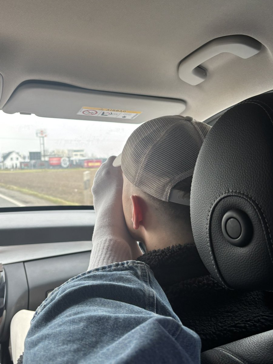 Julian Weiss tweet media