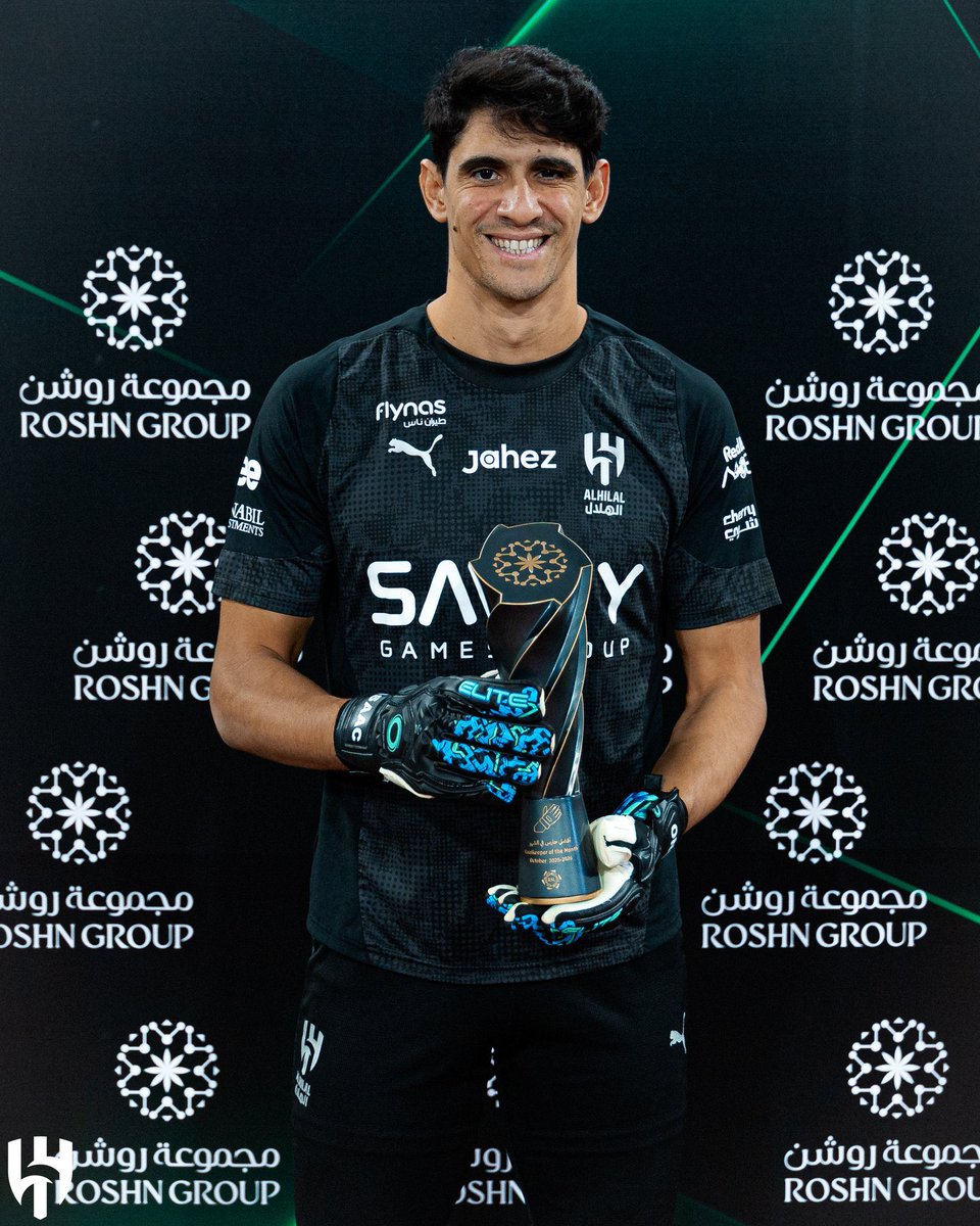 #عاجل 

حارس #الهلال ياسين بونو يشارك في جزء من التمارين الجماعيه اليوم مع الفريق، وسيكون جاهزاً لمواجهة القادسية الخميس المقبل