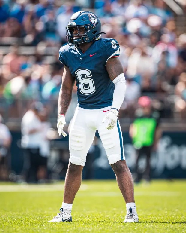 407Chriss_'s tweet photo. #AGTG✝️ Extremely Blessed and Honored To Receive A Division 1 Offer To Play Football At The university Of UCONN
@EHSTrojanFTBL @TomLoy247 @JohnGarcia_Jr @ChadSimmons_ @GregSmithRivals @adamgorney @TheUCReport @247Sports @CoachMJacobs34 @PrepRedzoneFL https://t.co/0cghSVhC8v