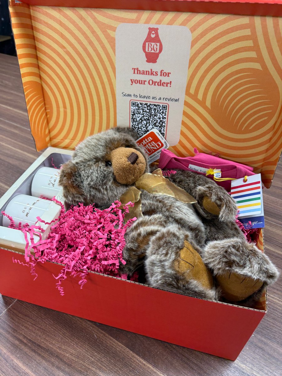 Today's Gift Basket Of The Day is "New Parents Gift Essentials Girl"👶🩷

ow.ly/eYO250Y3Ibe

Follow &amp; RT to enter #prize draw to #win a Gift Basket. 

More info via our blog. 

#dailydispatch #gifts #competition #giftbasketsrule #babygifts #babygirlgift #giftfornewparents