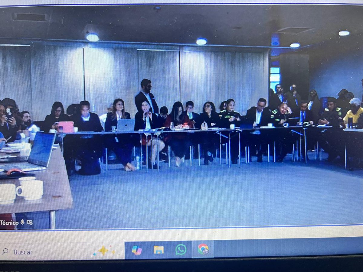 El incumplimiento del acuerdo del paro camionero – septiembre de 2024 no es casual ni técnico:
👉 es político y capturado por intereses empresariales.

Mientras se incumplen los 15 puntos firmados, en las mesas aparecen ANDI, Fenalco y grandes empresarios que:
❌ Demandaron el