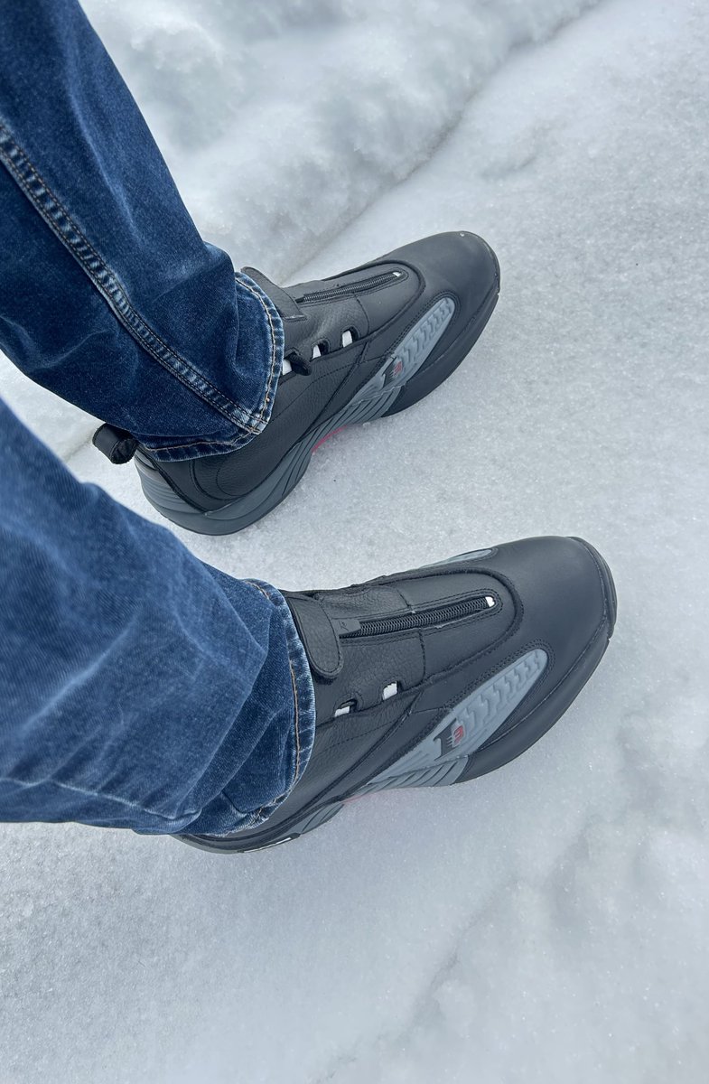 RizzyLobster's tweet photo. Don’t got snow boats but I got The Answer… #Iverson #Buckets https://t.co/4xIutzHXLh