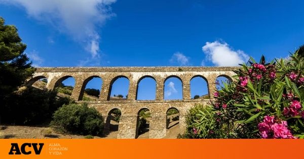 CEFAPIT's tweet photo. No es el de Segovia: el desconocido acueducto romano que tienes que descubrir en esta ciudad de Andalucía https://t.co/1I2IE3zOq4 https://t.co/60cIVj7nwz