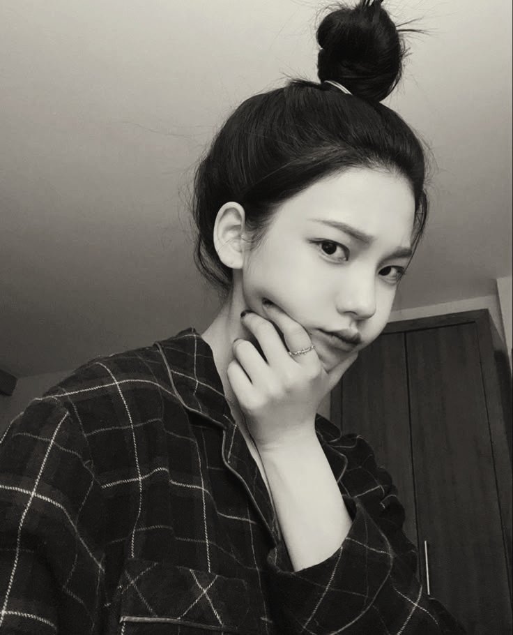 ㅤ
ㅤㅤ𖤣 Iskandar's House
ㅤㅤMON  |  26.01.2026  |  07:20 p.m

Their expressions said it all about how terrible I was. I know it wasn’t right, but thanks for being all ears. 😔
ㅤ