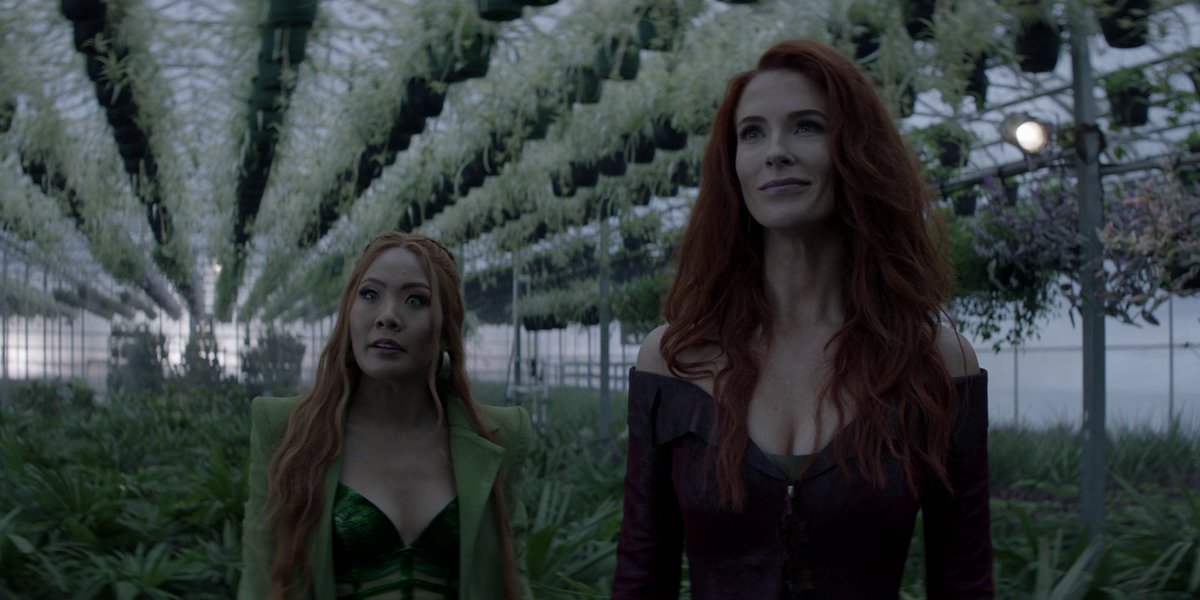 In 2022 and 4 Years Ago, #Batwoman Episode "Toxic" aired on this day and was Written By Caroline Dries and Jerry Shandy and Directed By <a href="/Glen__Winter/">Glen Winter</a> RT and Like if you remember this episode. #Arrowverse (<a href="/JaviciaLeslie/">Javicia Leslie</a>)