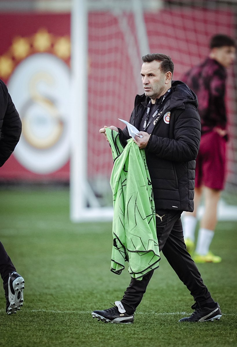 📸 Galatasarayımız, UEFA Şampiyonlar Ligi’nin 8. haftasında Manchester City ile oynayacağı maçın hazırlıklarına başladı. 🦁 #MCIvGS #UCL