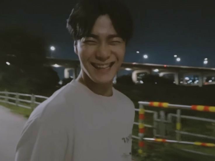srnh_un's tweet photo. 비니 생일 축하해🎂︎💖
비니가 많은 사랑으로 감싸길
너무 좋아요⟡.·
#영원히빛나는달_문빈_생일축하해 https://t.co/gjQyAegssj