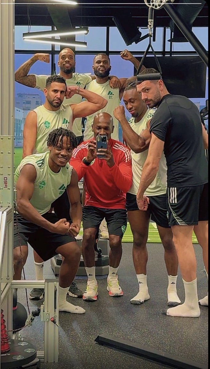 #أكشن_مع_وليد قبل كم يوم كنت أسمعكم تتكلمون عن بنية اللاعب السعودي وانها ضعيف في النادي الاهلي الكابتن فيصل برناوي  شوفو بس كيف طور بنية لاعبين الاهلي في مدة قصير صنع وحوش ماشاء الله ولم يتم ذكره في اي برنامج   على الرغم انه كفاءة وطنية  تستحق  الفخر بها .صنع في #الاهلي