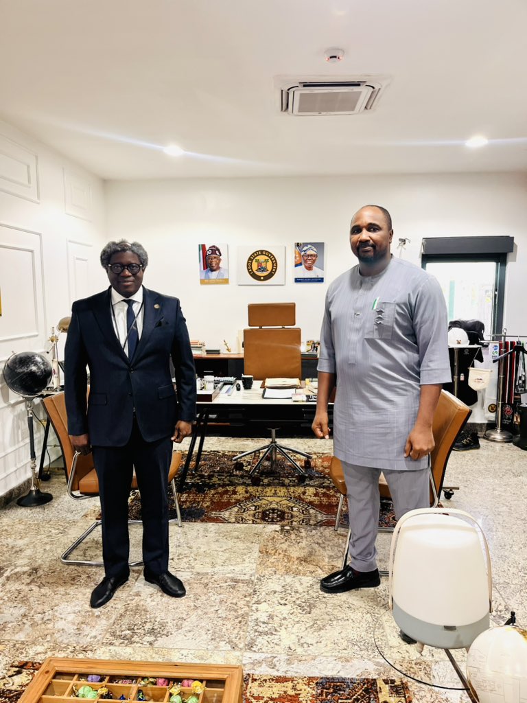 Jubril A. Gawat tweet media