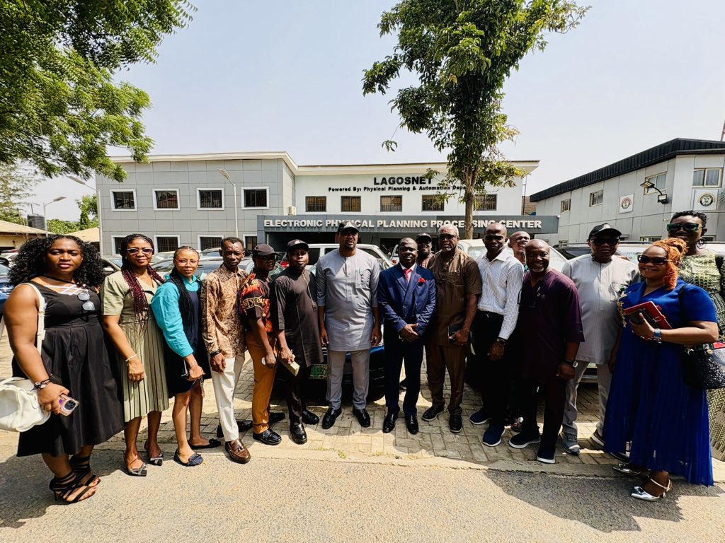 Jubril A. Gawat tweet media