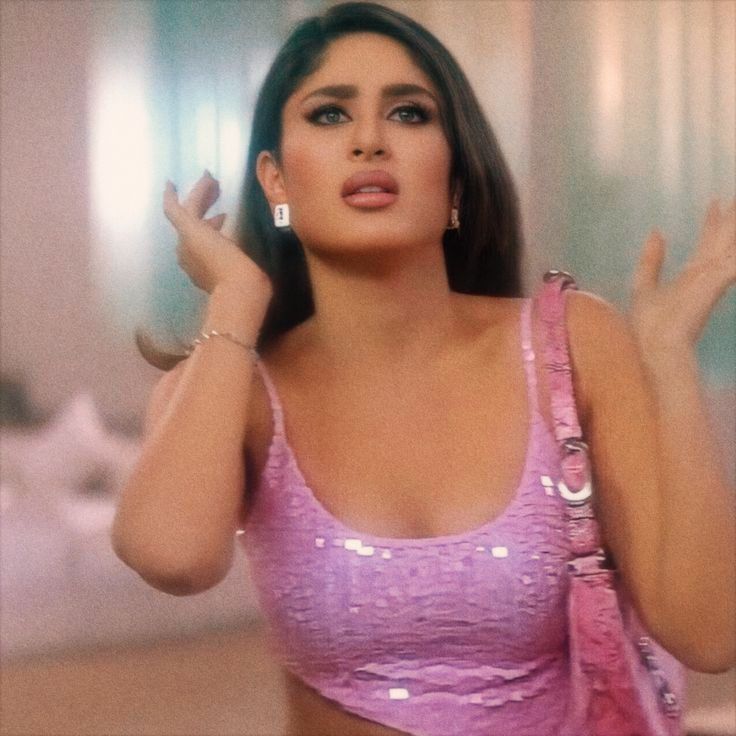 Kareena World tweet media