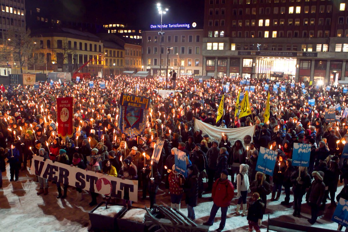 25YearsAgoLive's tweet image. Benjamin Hermansen, a Norwegian mixed-race teenager, is stabbed to death by the Neo-Nazi group Boot Boys. 

Anti-Fascist protests erupt throughout Oslo.