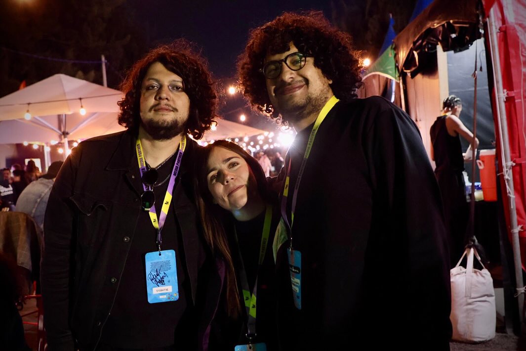 AllenZigfrido's tweet photo. #PoderosoFull Hola Viejones @ruleiro @perra_de_cadena ,abrazo a @eltalcha se te quiere ! q bueno que estás de vuelta ❤️, oigan pero cuál perdida d progrepuntos si además se sabe que Felipe está casado con Leo y aún así no dejan de ser mejores amigos 🖤, yo soy fan de esa relación https://t.co/EnTnySuC3H