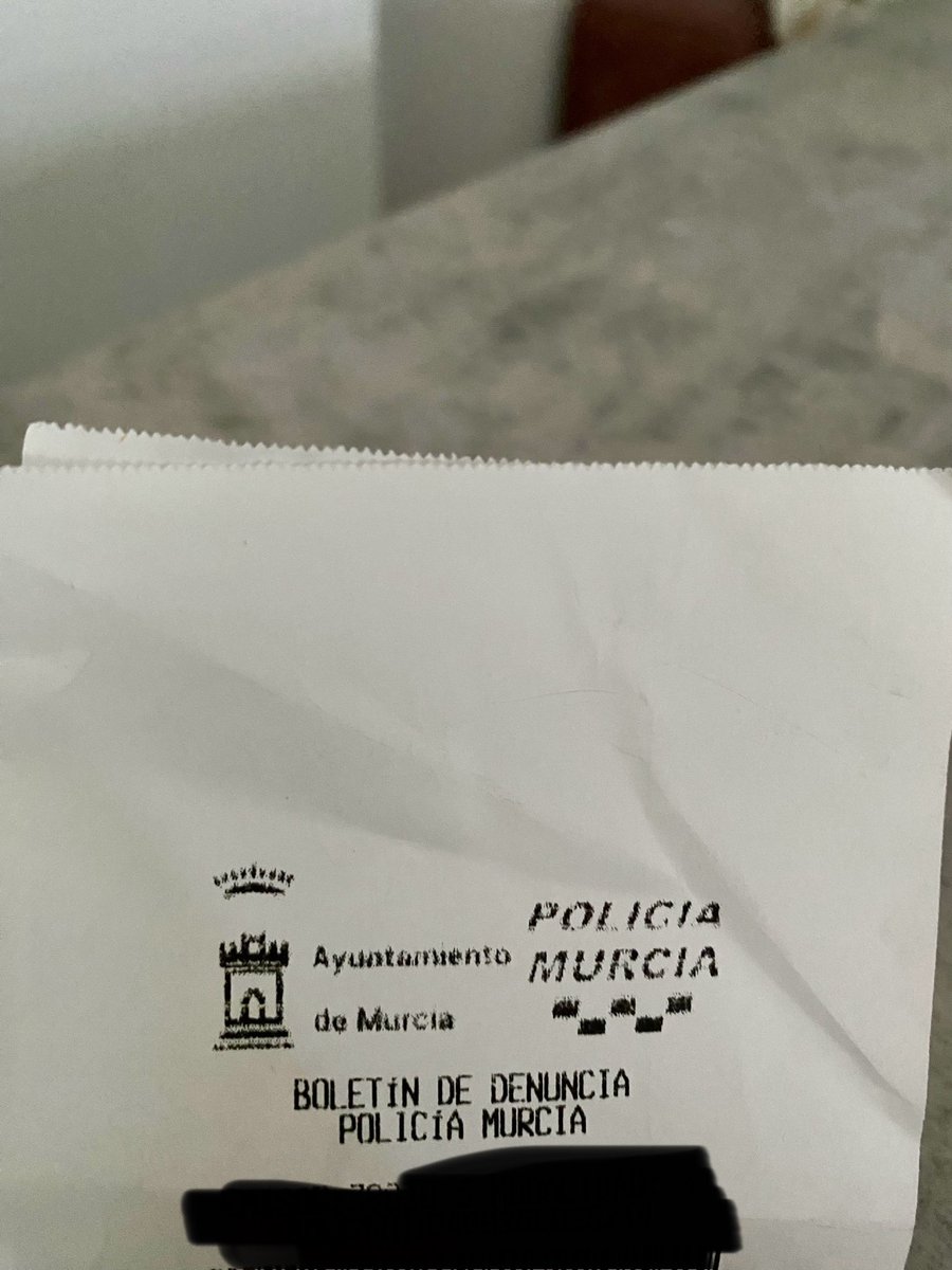 Dado que sois súper rápidos a la hora de denunciar, espero que seáis igual de rápidos cuando llame por la noche por las molestias ocasionadas por ruidos por el local que tengo debajo de casa todos los días de la semana. Gracias, un contribuyente!!!! <a href="/MurciaPolicia/">Policía Local Murcia</a>