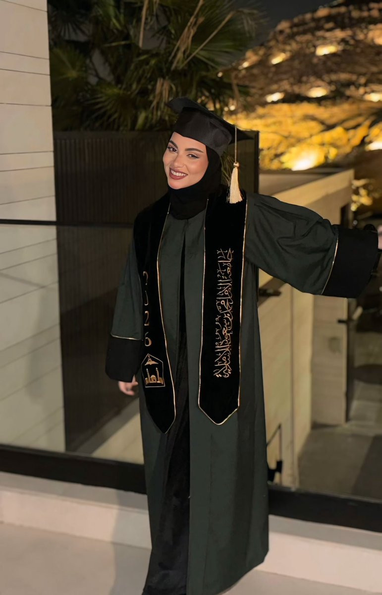 🤍🤍👩🏻‍🎓