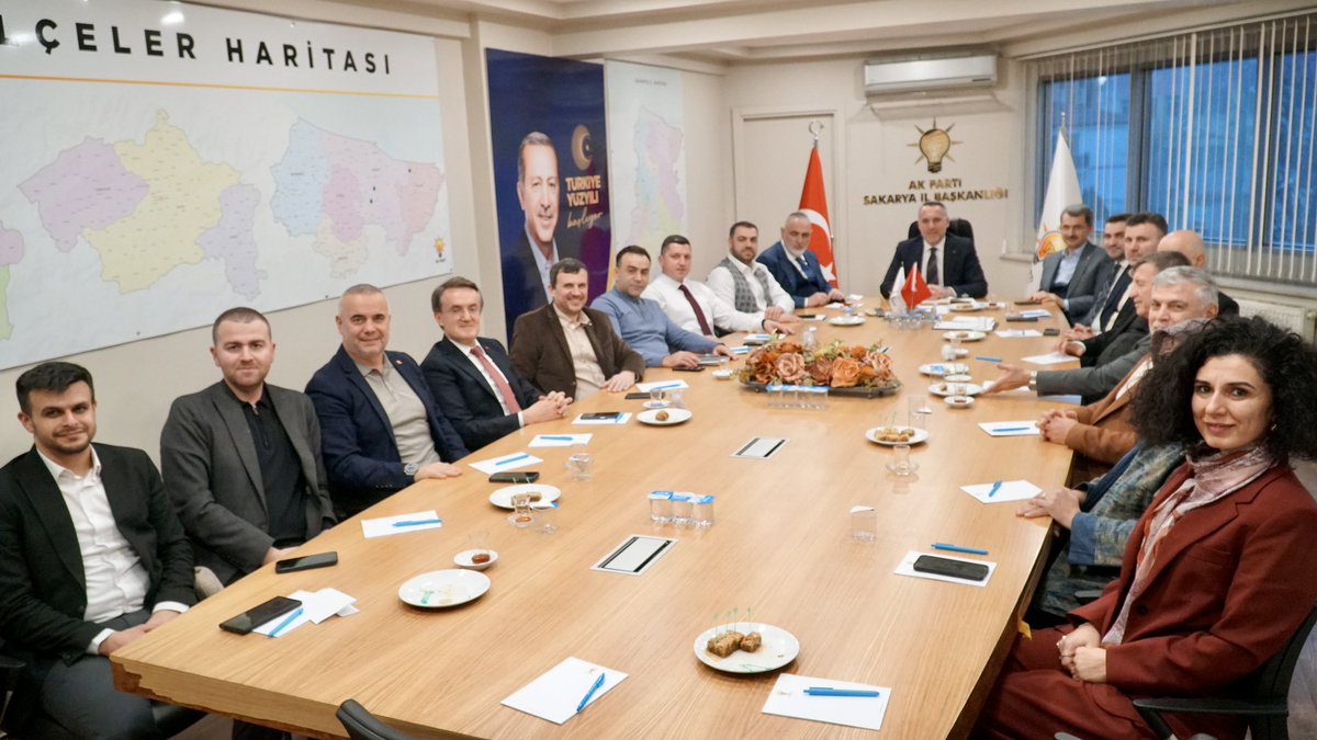 AK Parti Sakarya İl Yürütme Kurulu Toplantısı, İl Başkanımız Sayın Yunus Tever başkanlığında gerçekleşti.
 
Umudun, İcraatin ve Geleceğin Adı; AK Parti!