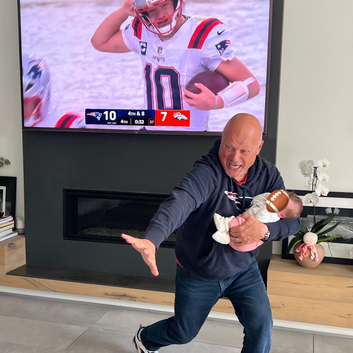 Michael Chiklis tweet media