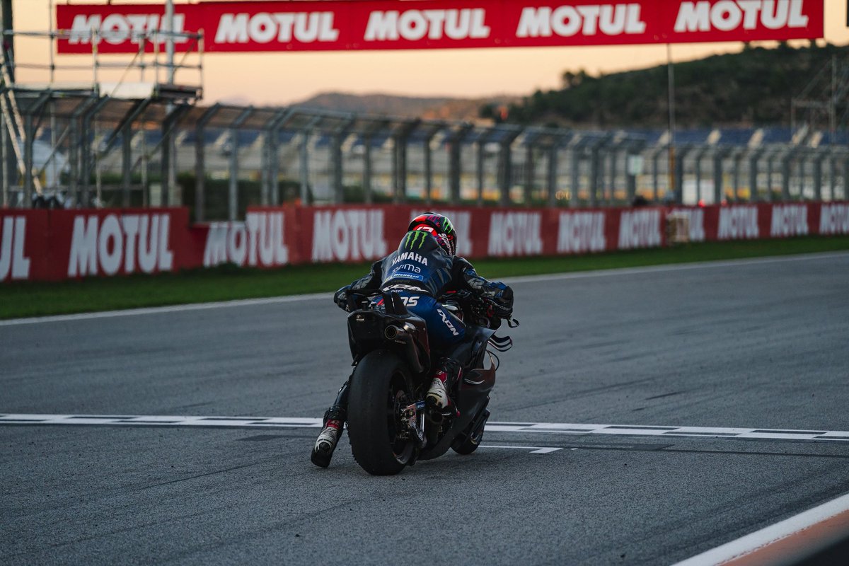 CircuitValencia's tweet photo. Los motores de @MotoGP se apagaron en el Circuit hace poco más de 2 meses y en unos pocos días volverán a rugir en Sepang 🏍️💨

🤔 ¿Quién es tu favorito para la temporada 2026? ✍️ https://t.co/z44XZbHFWb