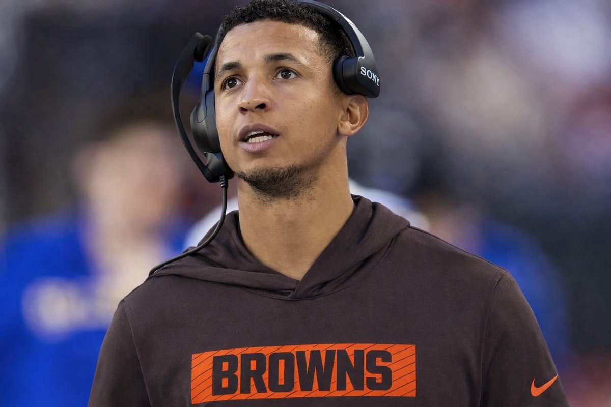 life insurance specialist tweet media