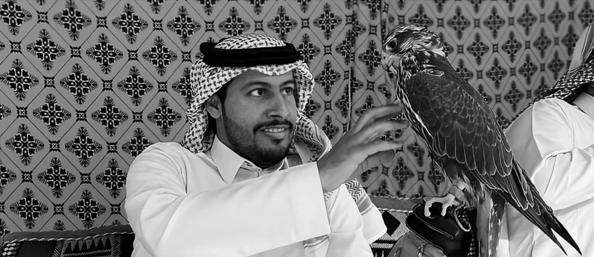 مد حبل الوصل قبل  . .  ظروفنا تمنعنـا
  وأترك التاريخ لا الهجري ولا الميلادي 

مانبي تـاريـخ متميـز  . .  لأجل يجمعنـا 
  لا أجتمعنا نميّز التاريخ لو هو عادي 

               - عناد الشيباني