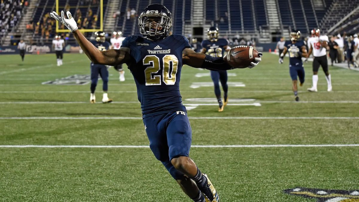 EXTREMELY BLESSED TO RECEIVE MY FIRST OFFER FROM FIU #AGTG <a href="/FIUFootball/">FIU Football</a> <a href="/KennethGilstrap/">Kenneth Gilstrap II.</a> <a href="/Coach_Gibson51/">Kendoll Gibson</a> <a href="/dixant1997/">AD</a> @chadsimmons_ @sw_fla_top_prep
@andrew_ivins <a href="/RHS_RaidersFB/">Riverdale Raiders Football</a>