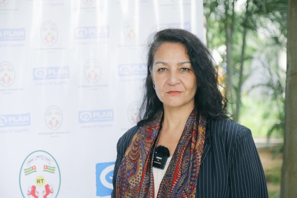 PlanIntTogo's tweet photo. Reena Ghelani, CEO de Plan International, est arrivée au #Togo 🇹🇬 pour débuter sa mission du 26 au 27 janvier, première étape de sa tournée en Afrique de l’Ouest.
Elle démarre ses échanges pour renforcer le plaidoyer et l’égalité des filles. #wouezon
#GirlsLead #TogoLeadsEquality https://t.co/41iViAkUI7