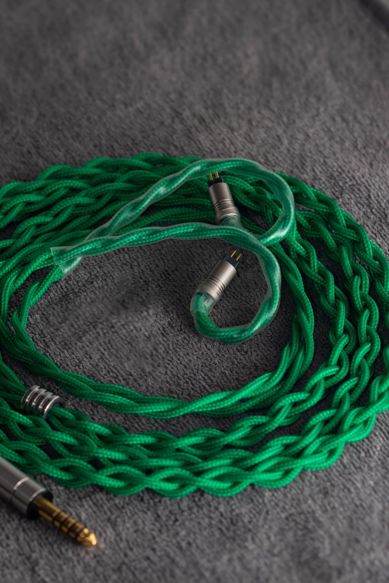 GladiatorCables's tweet photo. Sapphire green 🟢🔥

Fully custom iem cable with Aeco 4.4mm
Custom gold plated 2pin
Aluminum silver splitter
handmade

Only at https://t.co/oQ9l3OA5fY https://t.co/hNYL1W04Wx