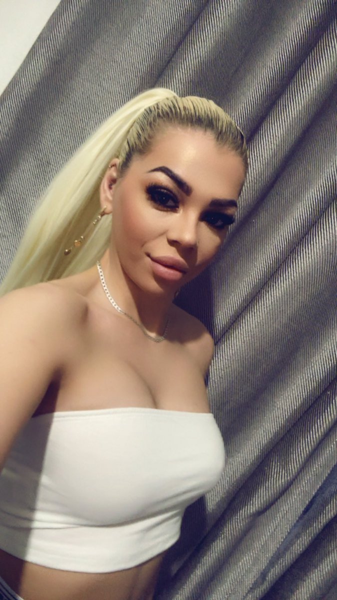 Blondaaa19's tweet photo. Happy sweet 2️⃣7️⃣ 👑❤️‍🔥🥳 https://t.co/NypHmnS7YX