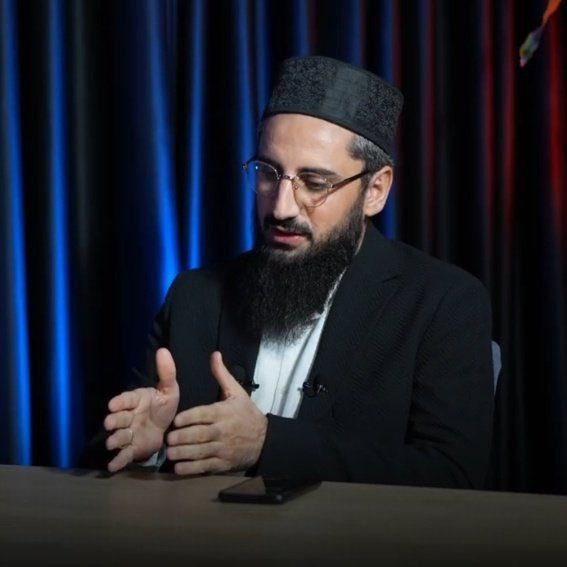 🗣 İbrahim Kaya:

"Allah c.c, Türk ve Kürt halkını iki ideoloji ile imtihan etti. Türklerin payına kemalizm deccali, Kürtlerin payına da PKK dinsizi düştü. Türk ve Kürt tarih boyunca birlikte büyük fetihlere imza attı. 

Kemalizm ile Kürtler zülme maruz bırakıldı. Bu zulümden de