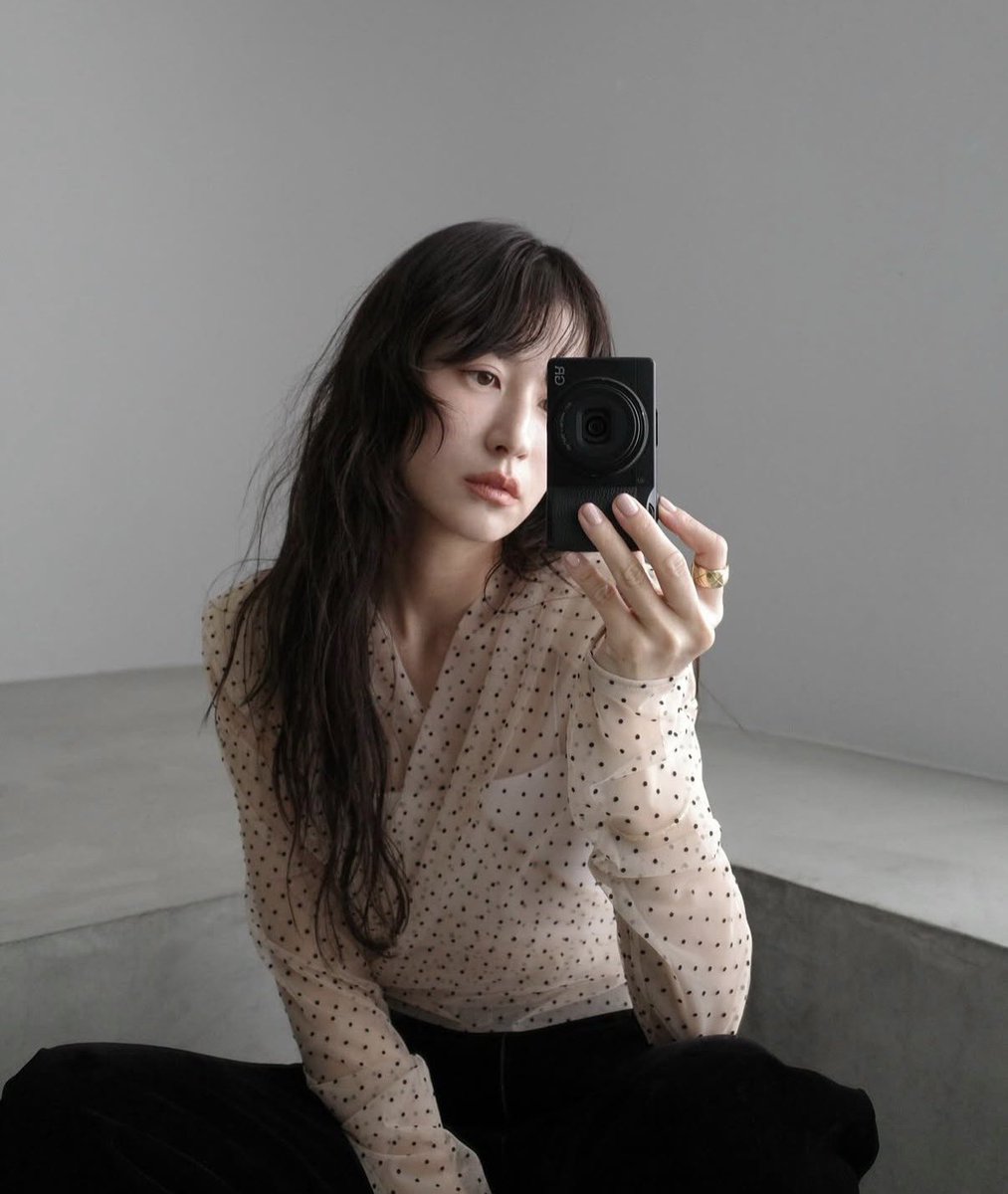 IRENE  チュールシアートップス　田中みな実着用 みな実先生着てるこのCLANEのトップスどこに売ってんねん❓昔のやつ