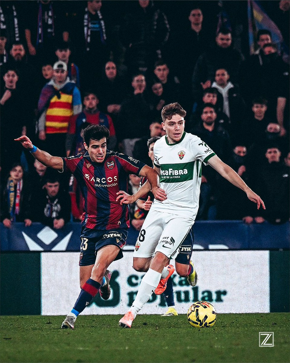 48 horas. Dos debuts. Un fin de semana inolvidable. 🫡

✅ Debut con el <a href="/elchecf/">Elche Club de Fútbol</a>  en Primera División
✅ Estreno con el CD Ilicitano <a href="/futbolbaseECF/">Fútbol Base Elche CF</a>  

¡Orgullosos de tu camino, Alex! Esto es solo el principio 🤜🏼🤛🏼