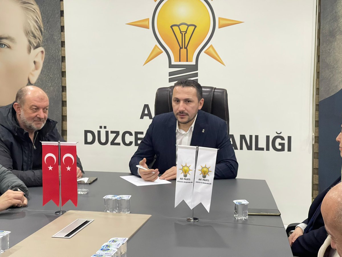 İl Yürütme Kurulu Toplantımızı, teşkilatımızın kıymetli mensuplarıyla birlikte gerçekleştirdik.
Düzce’miz için yürüttüğümüz ve planladığımız çalışmaları istişare ettiğimiz toplantımızda, birlik ve beraberlik içinde yol haritamızı gözden geçirdik.