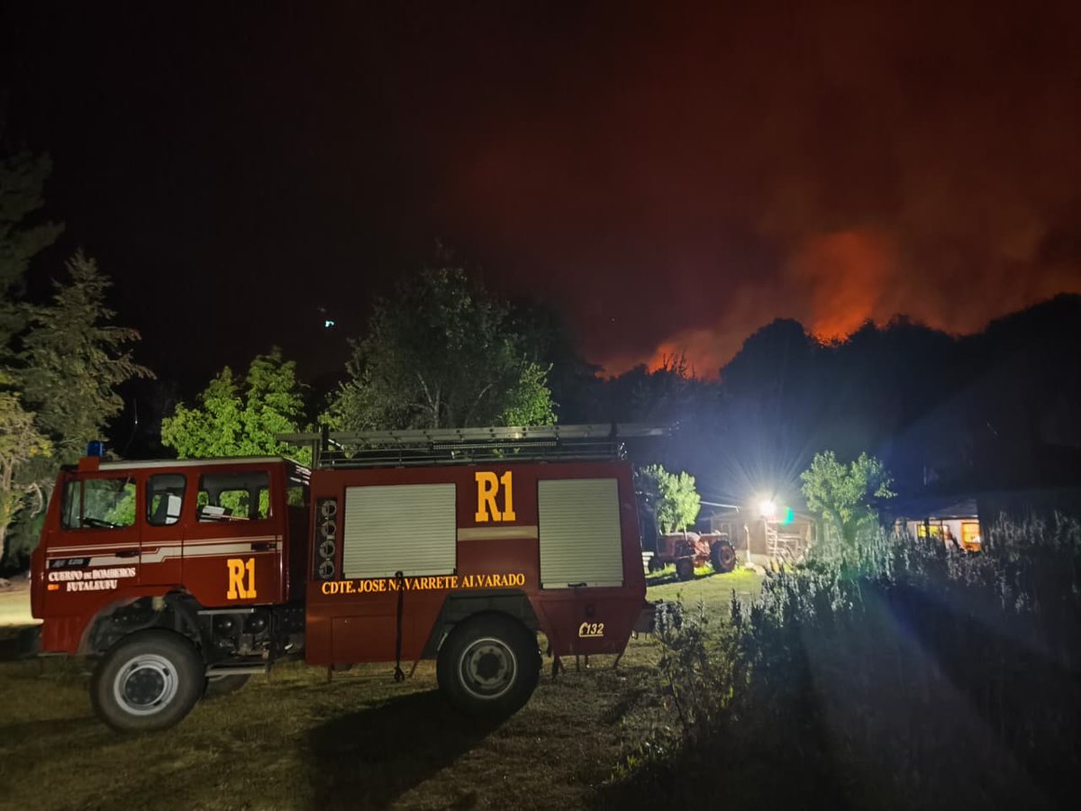 Bomberos de Chile tweet media