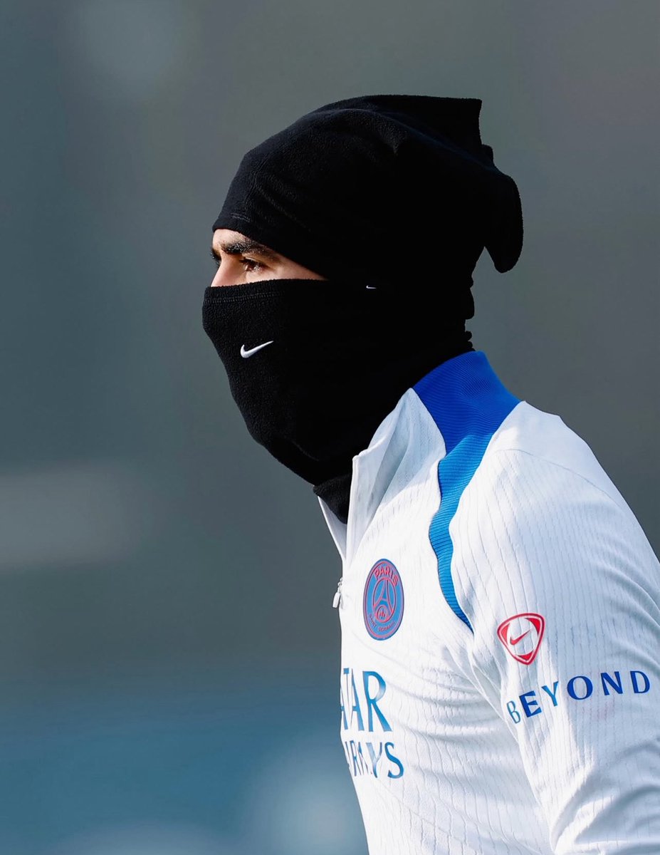 كل اللي اتمناه تواجد فخر العرب الشريف اشرف حكيمي ضد نيوكاسل من اهم ٣ لاعبين في منظومة انريكي هذا شيء يجهله الكثير❤️