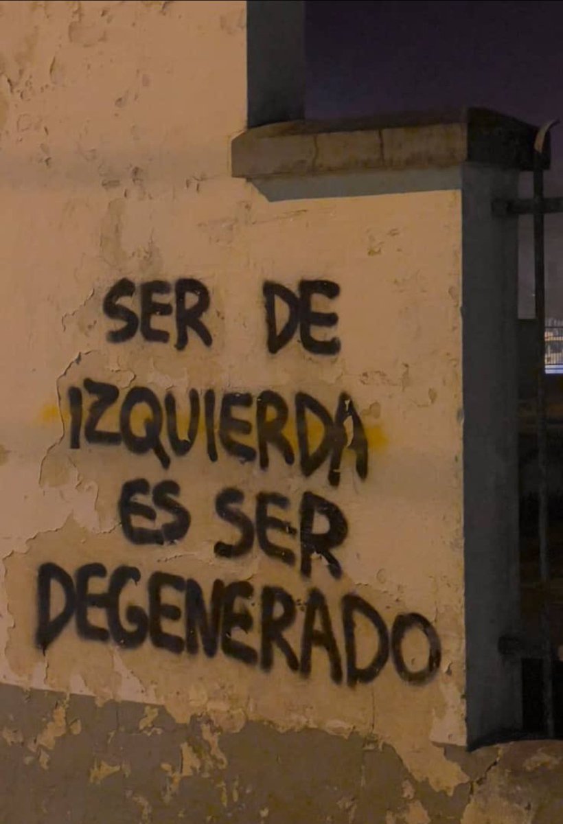 CopMendez's tweet photo. @WenaChile SER DEGENERADO Y UNA VERGÜENZA...🤮🤮🤮🤮🤮 https://t.co/FDVcCxSmMH
