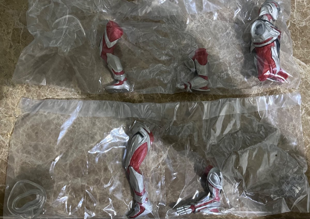 sr00200's tweet photo. #ultimateluminous
#Ultraman 
#ultraman next

不是，萬代你也太過份了吧？之前這系列魂商店明明都是用吸塑盒漂亮的封裝著，怎麼突然用成這種跟景品一樣的收納方式，這定價這麼貴還只亮眼睛的部分，封裝的方式還要省？ https://t.co/UauzLXLmUn