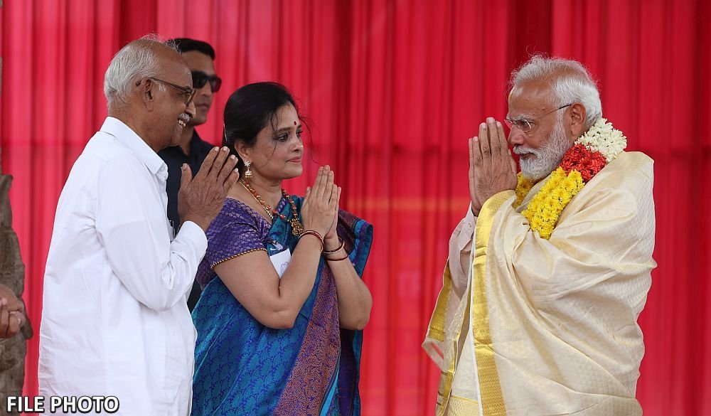 Narendra Modi tweet media