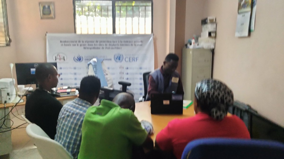 CombiteD's tweet photo. Suite aux récentes opérations des forces de l’ordre au centre-ville de Port-au-Prince,notamment à Bel-Air et à La Saline, plusieurs familles,victimes de dommages collatéraux,se sont retrouvées dans une situation de grande vulnérabilité dans les camps de PDIs.

Face à l’urgence des besoins, notamment en matière de soins médicaux et de moyens de subsistance pour les cas de VBG, le CPD, avec l’appui du @UNHumanRights et le soutien financier du Fonds @UNCERF, a apporté une assistance monétaire considerable à plus de cinquante (50) familles au cours de la semaine écoulée dans les sites de fortune où elles résident actuellement.