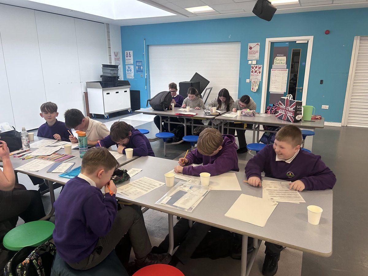 AitkenbarPS's tweet image. First week back at homework club today ✏️ 📚 🌟 Pupils got through most of their homework but enjoyed some fun and a snack too! 😉 #homeworkhelp