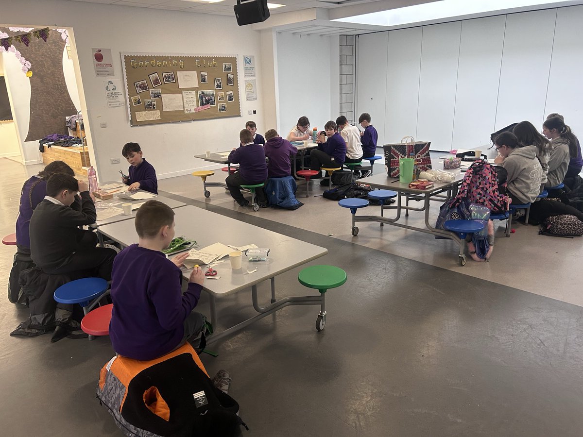 AitkenbarPS's tweet image. First week back at homework club today ✏️ 📚 🌟 Pupils got through most of their homework but enjoyed some fun and a snack too! 😉 #homeworkhelp