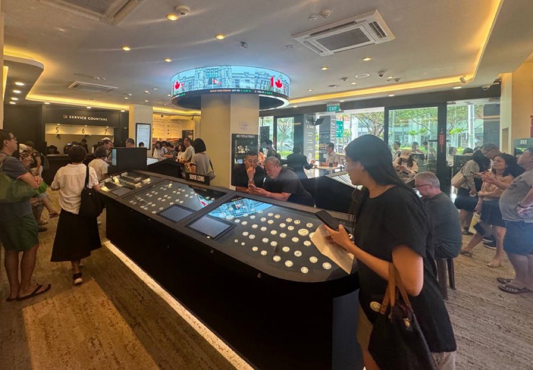 MitchRayTA's tweet image. Silver shops looking like Apple stores