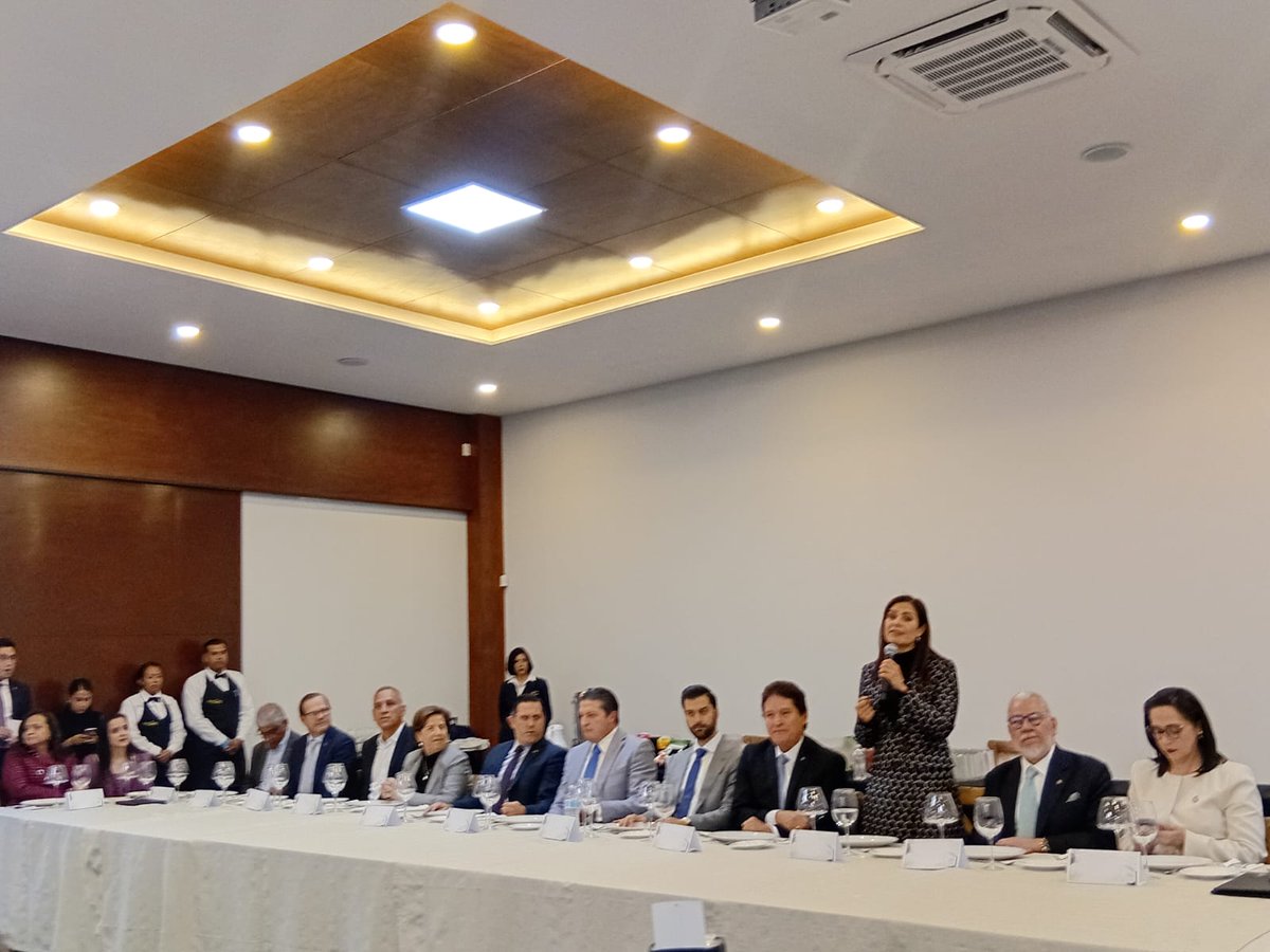 El Foro Industrial del Bajío, organizado por <a href="/concamin_bajio/">CONCAMIN Bajío</a>, se consolida como un espacio estratégico para el análisis y la toma de decisiones clave.

El evento contó con la participación de destacadas personalidades del sector empresarial y autoridades gubernamentales.